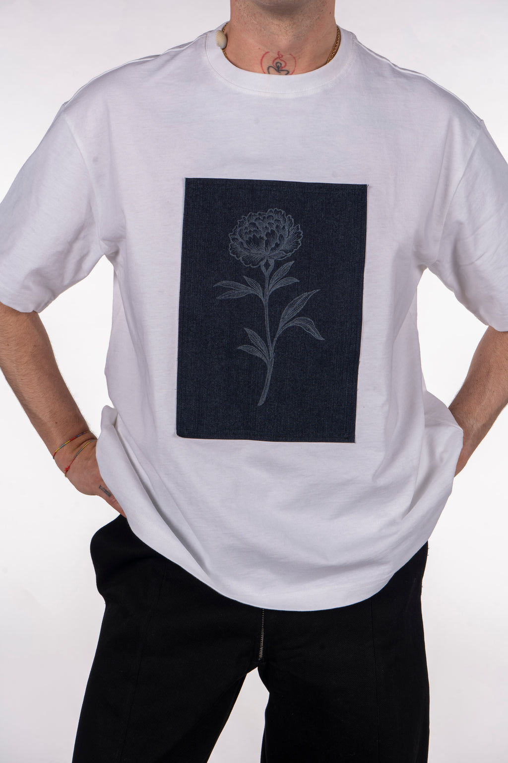 Camiseta clavel láser